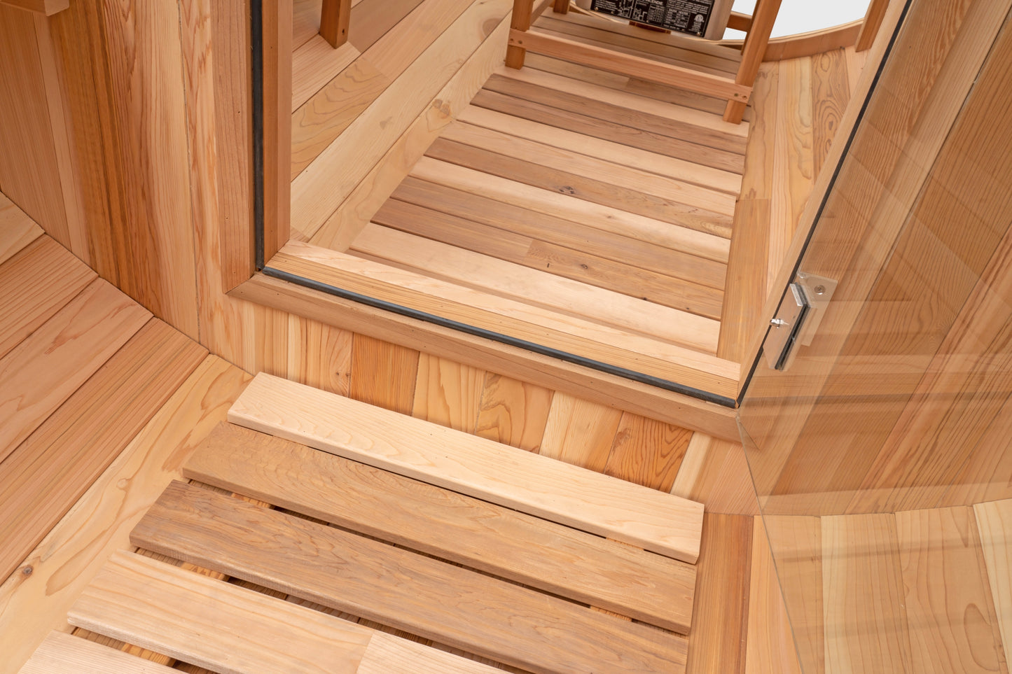 Cedar Sauna with Scenic View Porch XL - 4-6 Person